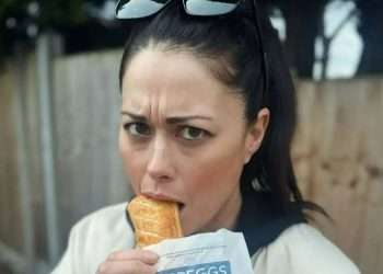 People are just realising there’s a meaning behind the patterns on the Greggs pastries & say their minds are blown